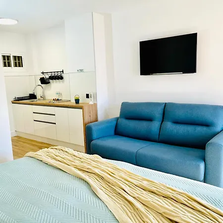Beautiful Brand New Study 24-hour Reception Benalmádena